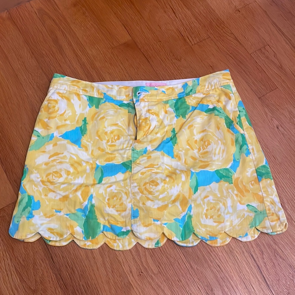 Collette Scallop Yellow Rose Lilly Pulitzer Skort size 8